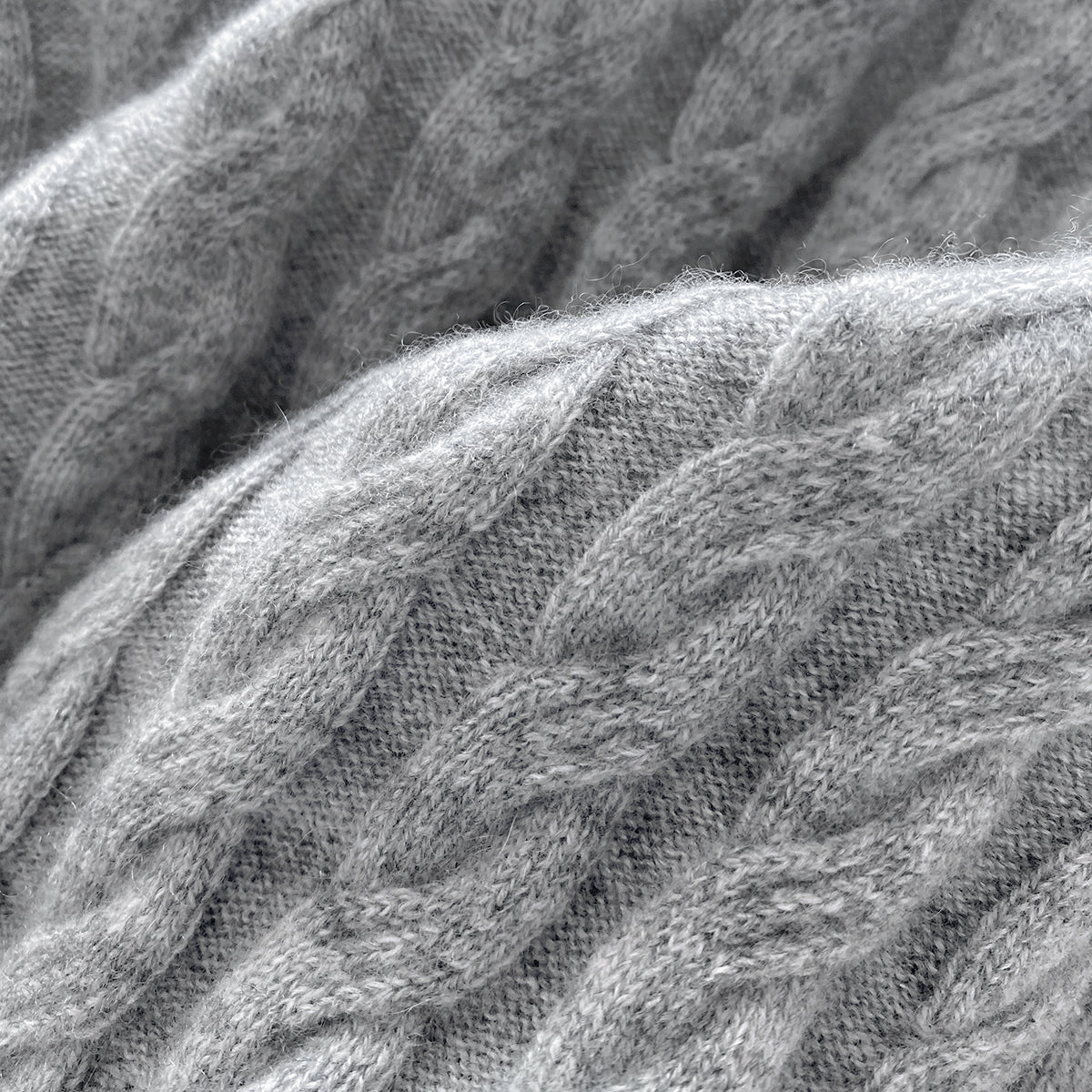 Cable‑Knit Cashmere Sweater